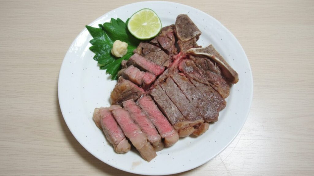 オーブンも活用したTボーンステーキの焼き方